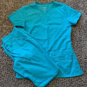 Barely worn Teal scrub set!